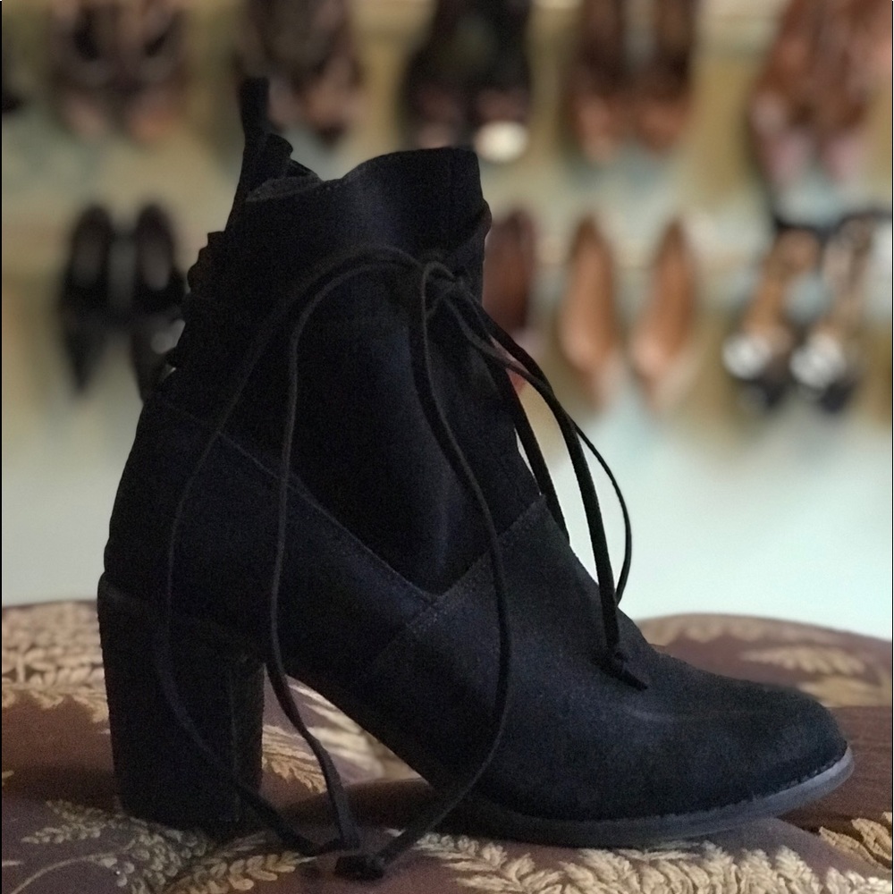 Toms suede lace up ankle booties